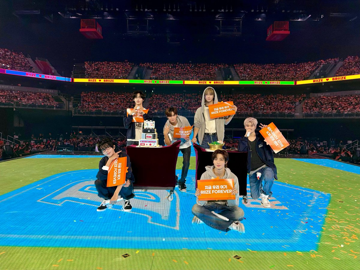 RIIZE_official's tweet photo. RIIZE 3RD ANNIVERSARY FANMEETING - Ch. RIIZE : ON AIR DAY 2 🧡

#RIIZE #라이즈
#RISEandREALIZE
#RIIZE_FANMEETING
#ChRIIZE_ONAIR https://t.co/tHdv9vzfIt