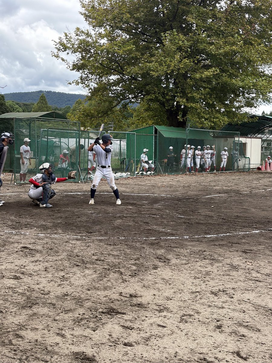 ktkwdbaseball's tweet photo. 練習試合⚾️
洛北高校さんと練習試合を行いました！ありがとうございました。
北桑田 5-11 洛北
今回の試合を通しそれぞれの個人の課題だけでなく、チームとしての課題も見つかりました。これからは練習の時間も増えていきます。見つかった課題をそのままにせず意識して頑張ります
 #北桑田 #高校野球 https://t.co/LMXAAaD2Tz