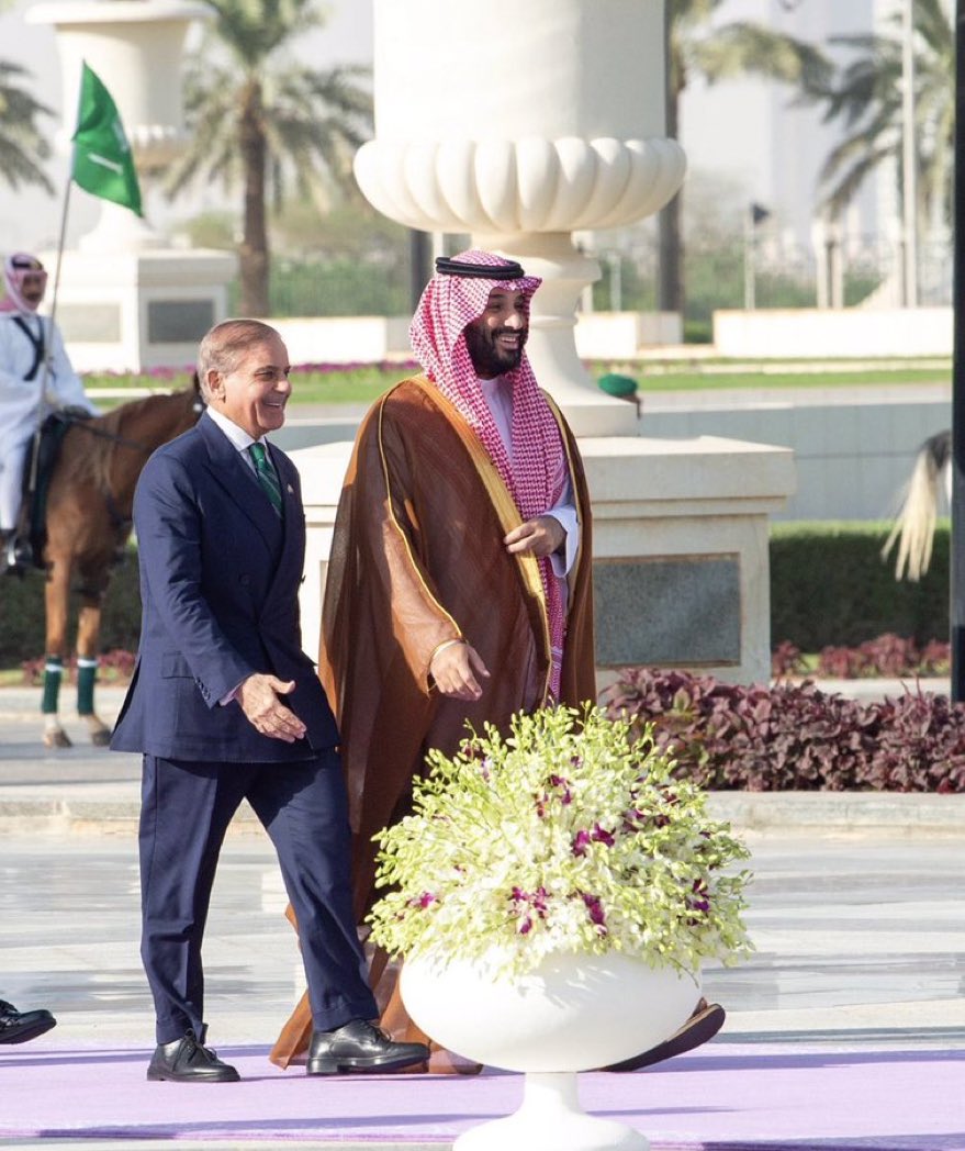 HRHMBNSALMAAN's tweet photo. His Royal Highness Prince Mohammed bin Salman bin Abdulaziz Al Saud, Crown Prince and Prime Minister, received a phone call today from His Excellency Mr. Mohammed Shahbaz Sharif, Prime Minister of the Islamic Republic of Pakistan.

During the call, they discussed the developments of events and diplomatic efforts to de-escalate in the region.

His country expressed his country's condemnation of the attacks against the Kingdom by the Houthi militia, and its strong condemnation of the flagrant violations of the sovereignty and territorial integrity, reiterating Pakistan's full solidarity with the Kingdom.

The Prime Minister of Pakistan also stressed the condemnation of the attacks that targeted the Kingdom's vital oil infrastructure and Pakistan's support for the Kingdom's security, praising the Kingdom's position in restraint and supporting the efforts of the Iraqi government to prevent the use of its territory to attack the Kingdom and neighbouring countries.