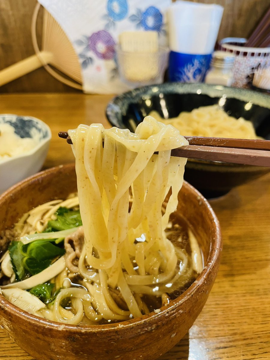 bloomramen's tweet photo. 㐂九家 さん　にて
「和牛と松茸のつけ麺 ~みぞれ山椒ご飯割付~｣
入店時から薫る
この時期の松茸はキクヤさんならではか
出汁 具 共に豊かな一方 麺もまた力強し
でいて 淡麗な逸品
更にこの日は大根おろしの味わいに感じ入りつつ大団円と相成りました
目出度しめでたし

2026年百三十七杯目 9/13限定 https://t.co/5hjrhKqVhI