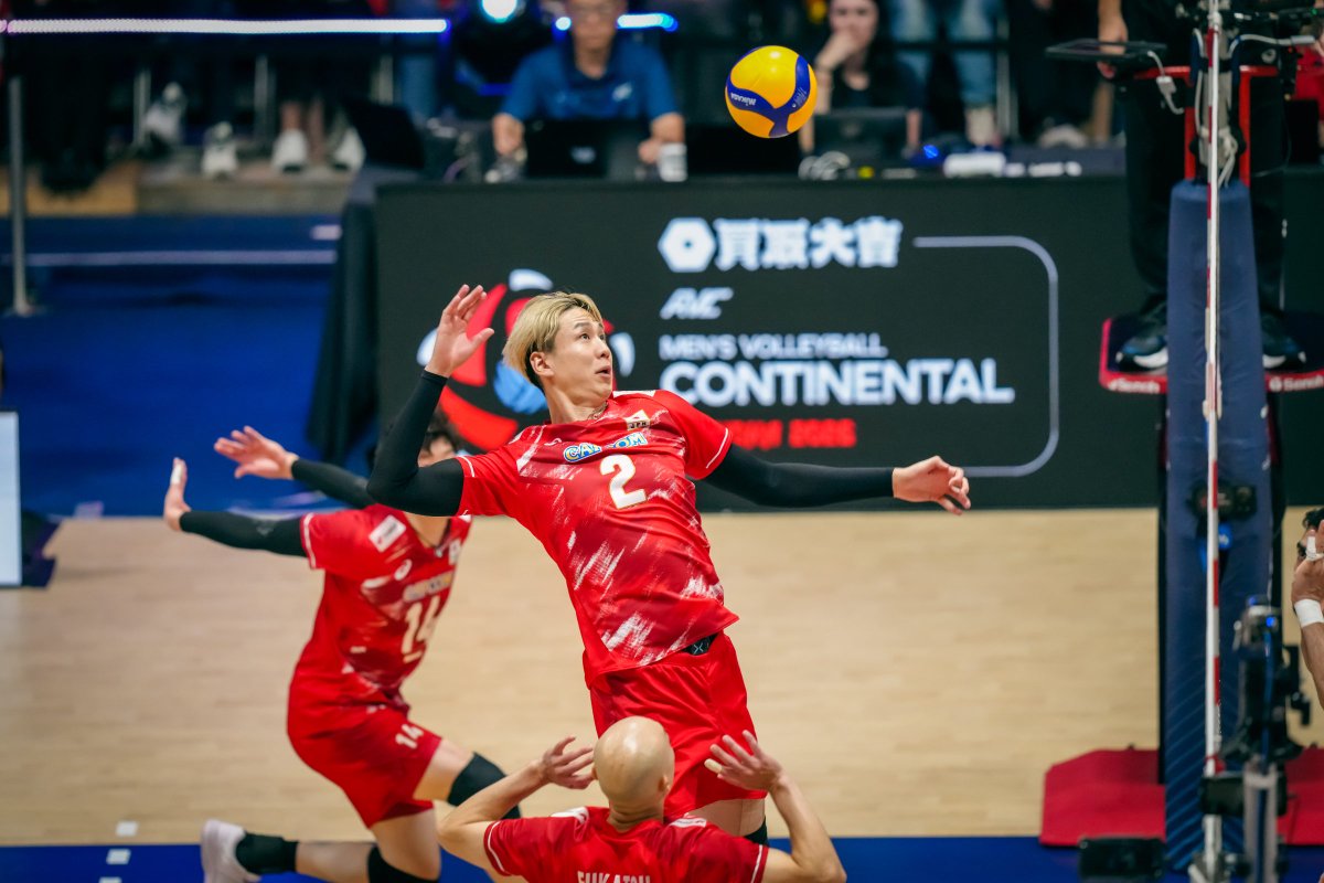 vking_jp's tweet photo. ＼悲願の優勝⭐️／

バレーボール男子日本代表がアジア王者に🔥ロサンゼルスオリンピックの出場権を獲得！

🇯🇵日本代表 3-0 イラン代表🇮🇷

第1セット 25-21
第2セット 26-24
第3セット 25-23

https://t.co/1D47DomFaM

📸Volleyball World https://t.co/gxryR8SFvr