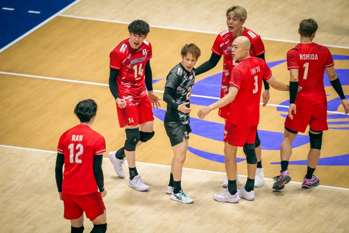 vking_jp's tweet photo. ＼悲願の優勝⭐️／

バレーボール男子日本代表がアジア王者に🔥ロサンゼルスオリンピックの出場権を獲得！

🇯🇵日本代表 3-0 イラン代表🇮🇷

第1セット 25-21
第2セット 26-24
第3セット 25-23

https://t.co/1D47DomFaM

📸Volleyball World https://t.co/gxryR8SFvr
