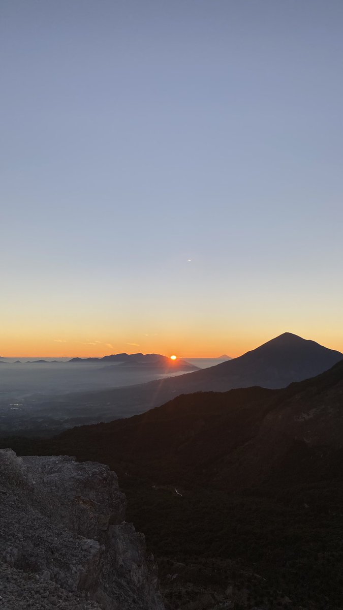sesamesyrupp___'s tweet photo. when ya mountain date… https://t.co/AyzR0odKDv