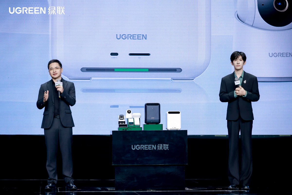 JacksonYee_YT's tweet photo. #易烊千玺 #JacksonYee × #绿联 #UGREEN https://t.co/GDokyaSjHP
