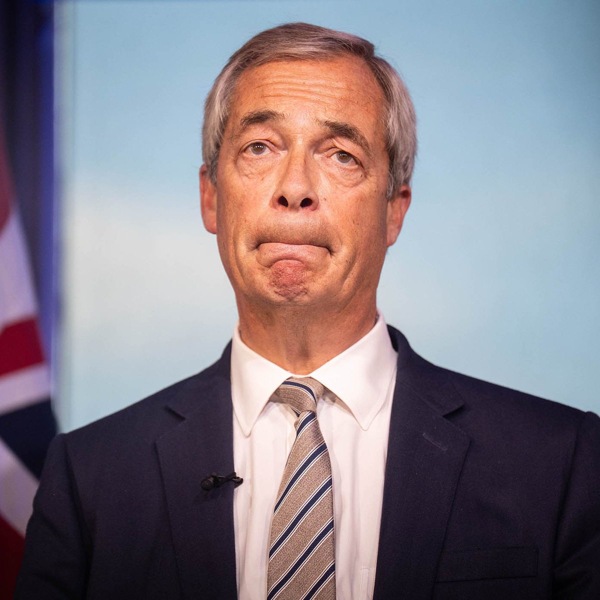 dave43law's tweet photo. I KNOW WHO I WANT TO BE REPRESENTED BY

One man gleefully drools over £72million in donations whilst having another £5million tucked away in his back pocket.

The other (despite who knows what security concerns) rums a half marathon to raise funds for a homeless charity. https://t.co/H1BaZc2ujG
