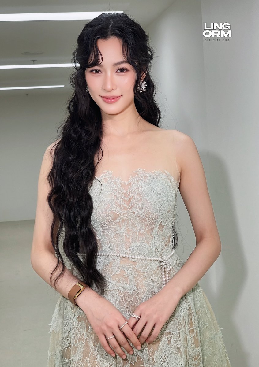LingOrm_BH's tweet photo. พี่หลิงสวยมากกกก นางฟ้าของแม่ 😭🪽✨

OWNDAYS CLEAR VISION COMFORT
#OWNDAYSmeetsLingLing
#หลิงหลิงคอง
#LinglingKwong https://t.co/aC55tyOKnL