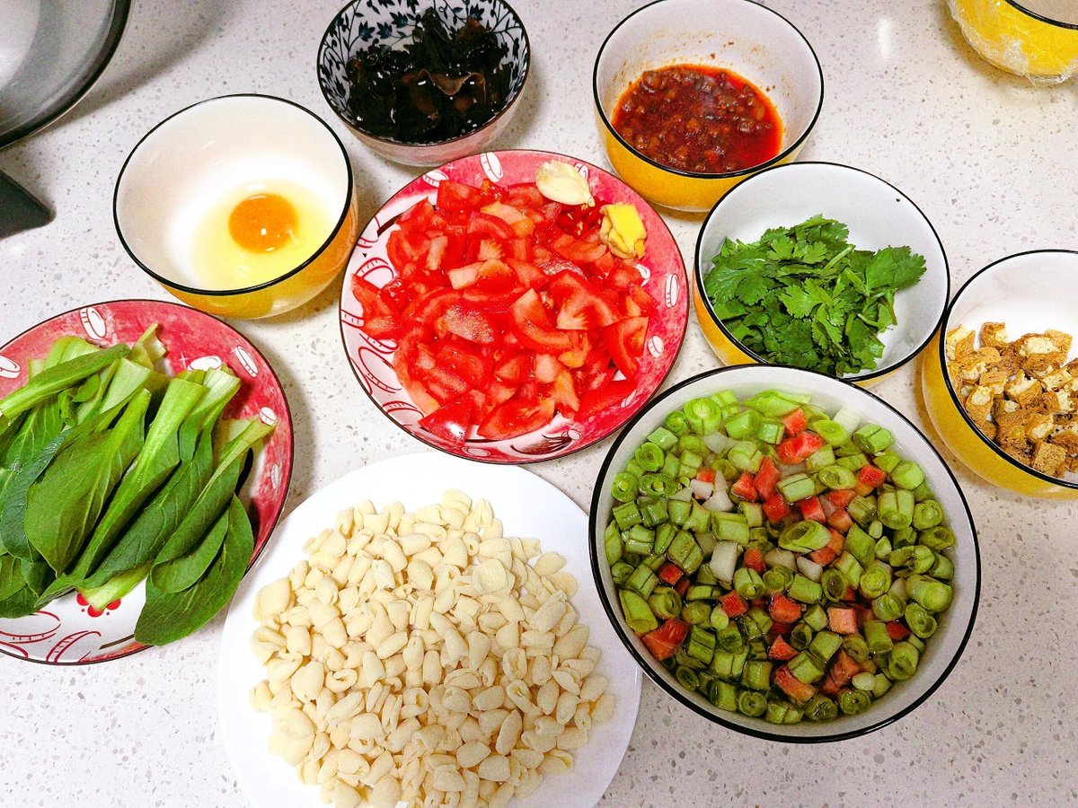 EdmondBakacp's tweet photo. Fresh, locally-sourced veggies u0026 eggs restocked in our kitchen! Perfect for tonight’s quick u0026 healthy meal prep – grab yours before they’re gone! https://t.co/G69bA4Y3IW
