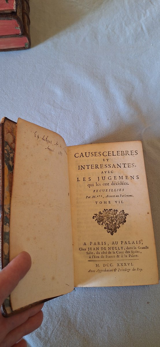 RareTome's tweet photo. 📚 A vendre : Causes célèbres et intéressantes de François Gayot de Pitaval.
9 tomes consécutifs (I à IX) sur 20.
Paris, Jean de Nully, 1735-1737.
Edition rare de #droit &amp; #procès historiques  ➡️ https://t.co/eMWB42c9MA

#LivresAnciens #Histoire #RareTome#Bibliophilie #eBay https://t.co/5XdeJgnOjB