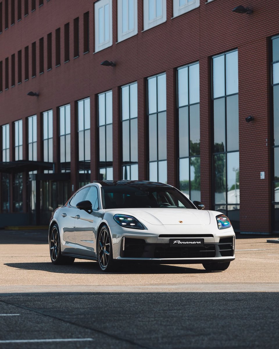 TorqueSociety's tweet photo. Porsche Panamera Turbo E-Hybrid 🇩🇪V8 4.0L biturbo híbrido, 680 CV y 930 Nm, tracción integral y PDK de 8 marchas. 0–100 km/h en 3,2 s y 315 km/h. Prestaciones de superdeportivo.

#Porsche #Panamera #TurboEHybrid #Bogotá #Medellín #Barranquilla #Ibagué https://t.co/7q4bbqRiF3