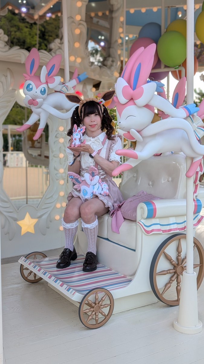 yum_1312's tweet photo. 念願のポケパーク カントーに行ってきました〜！！
ポケモンとたくさん写真を撮れてめちゃくちゃ楽しかったです！🥰
ピカチュウとイーブイもかわいすぎて感激でした〜！💛🤎 https://t.co/qFlFRMYFD5