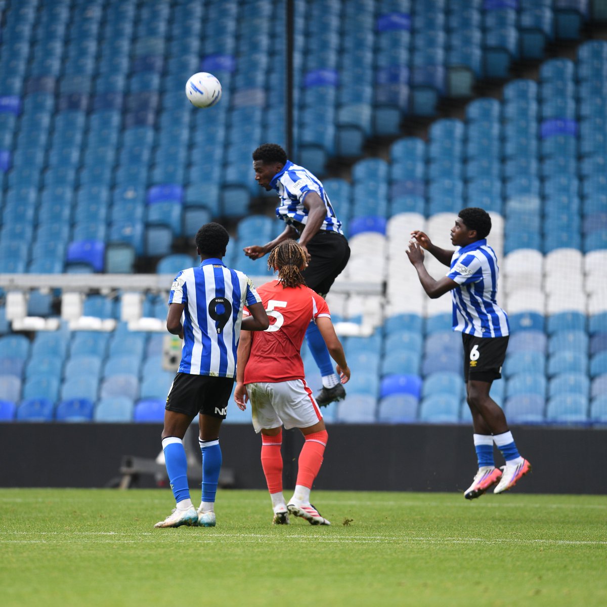 swfc's tweet photo. Di'Shon Bernard played 45 minutes for our Under-21s this afternoon 🙌

A big step forward 💪 https://t.co/Xyt7evSLkF