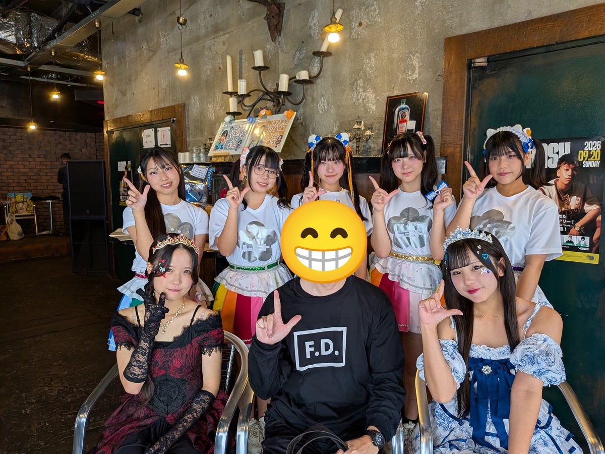 Shyda_ss_7's tweet photo. 皆さんお疲れ様です。低浮上ネコのシャイダです(ΦωΦ)ﾌﾌﾌ…
今日は水戸のご当地アイドルグループ #Re_mito / #レミト のまな&amp;ゆう生誕祭に参加しました🥰
今回約2ヶ月ぶりの参加でしたが、久しぶりにメンバーの皆さんとお会いできて良かったです😌✨
まなちゃん&amp;ゆうちゃん、Happy Birthday！🎂🥳🎉 https://t.co/Mw0EmG5OBO