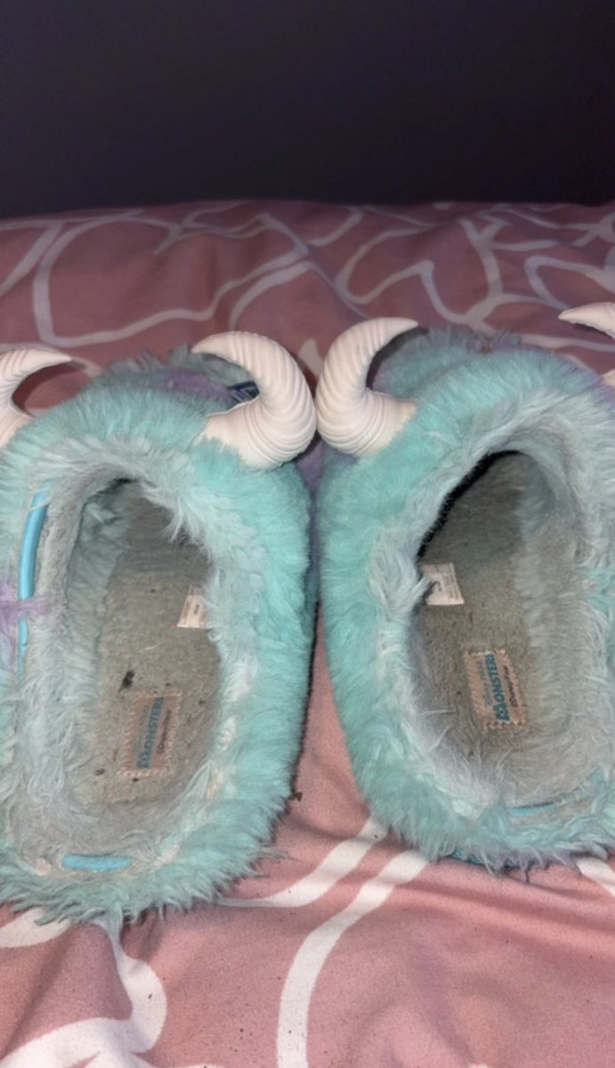 cs26xx's tweet photo. Worn slippers for sale 🫰🏼

Findom https://t.co/Wn8gjlo0w6
