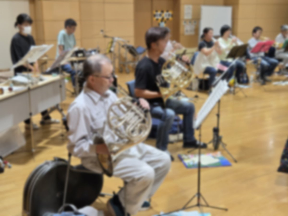 sbc1975's tweet photo. 昨日も練習でした😊
AIを使って画像加工に挑戦中です！！
試しに、SBCダンス部練習中の写真を…笑
癒される背景になりました🤣 https://t.co/TwAjSvf0Vo