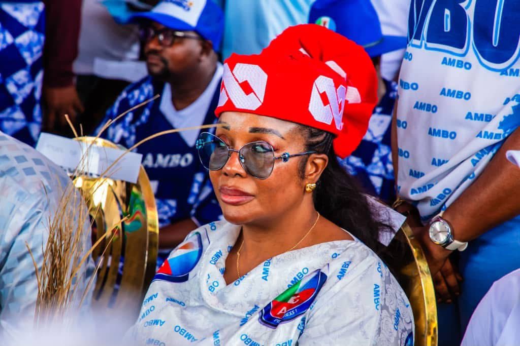 Oluga_MediaTeaM's tweet photo. One decision can change the direction of a constituency.

In 2027, choose experience. Choose courage. Choose a woman who is ready to serve.

Choose Oluga.
Irewole/Ayedaade/Isokan federal constituency 
ItesiwajuReloaded.

#ITESIWAJU2027 #OLUGA2.0 https://t.co/j1IY7xxmZ0