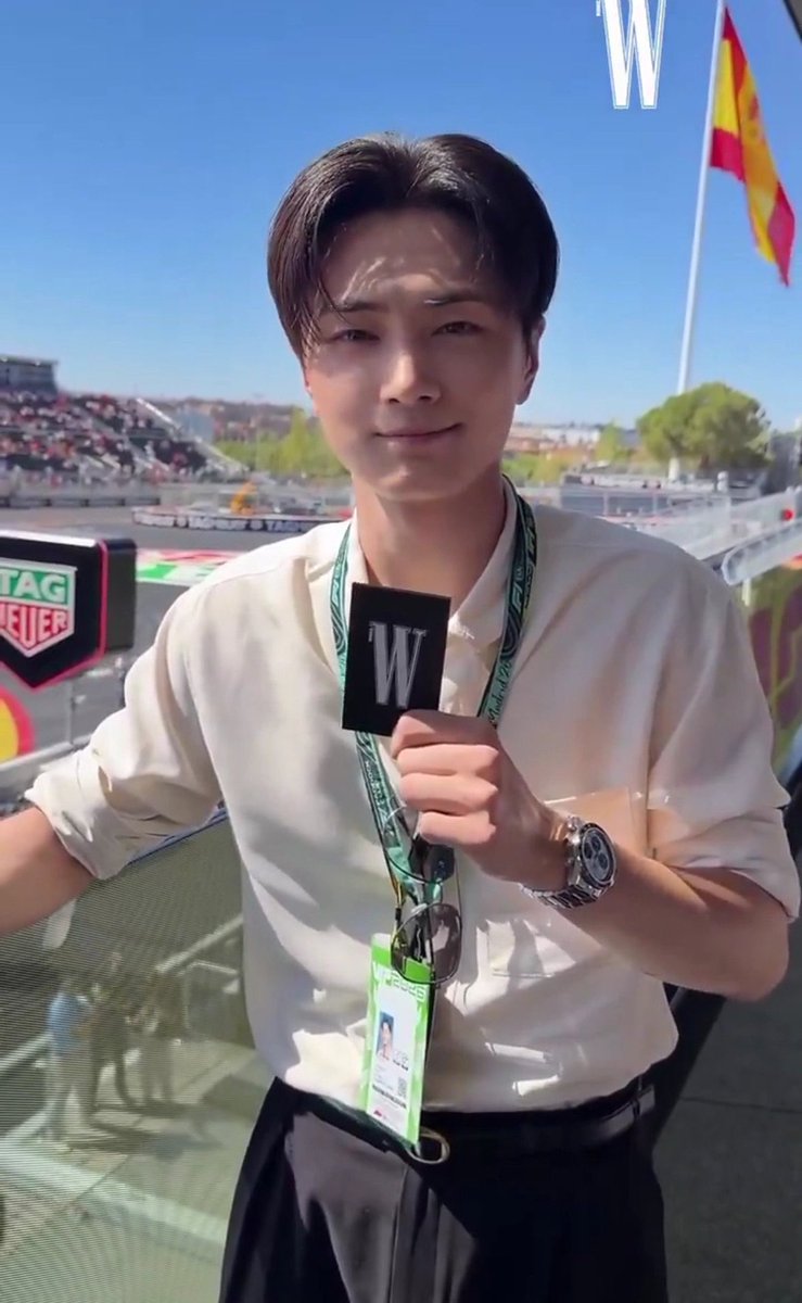 mainlyjay's tweet photo. this is such a big moment for jay 🥹 proud of him so much!

— DROP THE TAGS FOR OUR JAY!!

JAY’S GRAND PRIX ADVENTURE
#JAYxTAGHeuer #JAYatSpanishGP
@ENHYPEN @TAGHeuer https://t.co/Uusu1X15SC