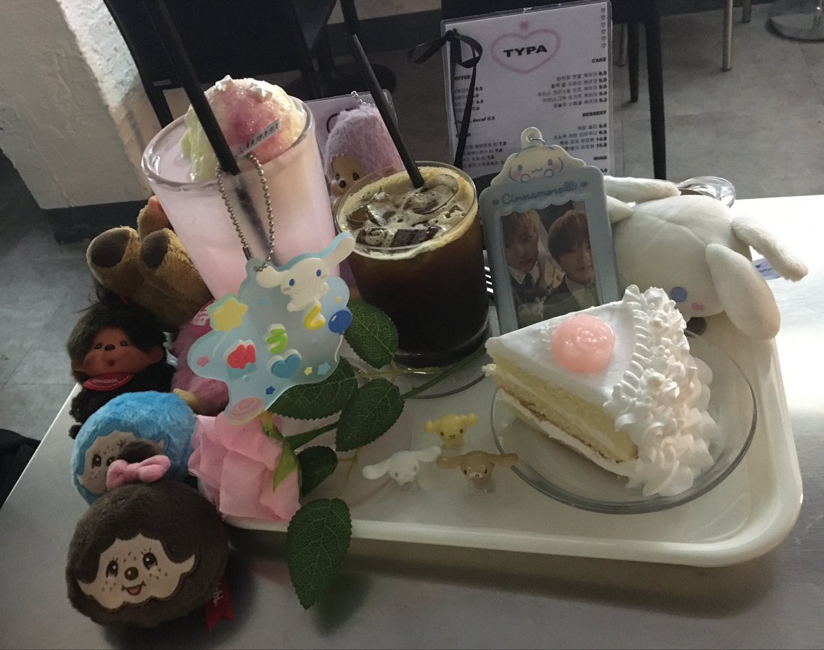 duukunamo's tweet photo. 계정정체성  치즈볼과찌나모롤☝🏻 https://t.co/9QQVQbtgiO
