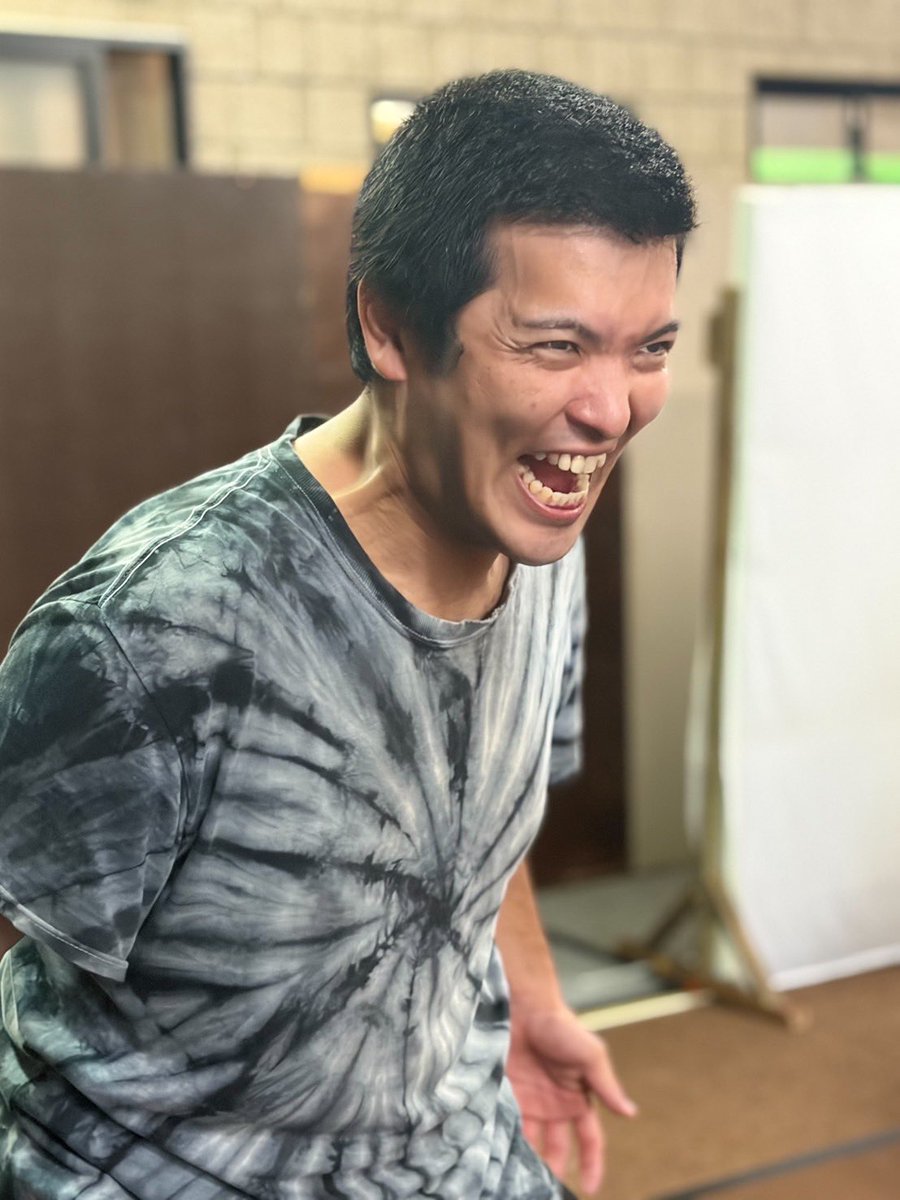 takahashi_msk_'s tweet photo. な、な、なんと！今日は今お世話になっているアフリカ座さんの劇団員 牧之内さんの誕生日！？

お誕生日おめでとうございます🎉

いつもお世話になってます。
ありがとうございます🙇‍♀️

牧之内さんの酒呑童子最高すぎるので皆さん是非観てください！！誕プレにしよ！

配信↓
https://t.co/oOyXovs9wt https://t.co/guzIIsZkii