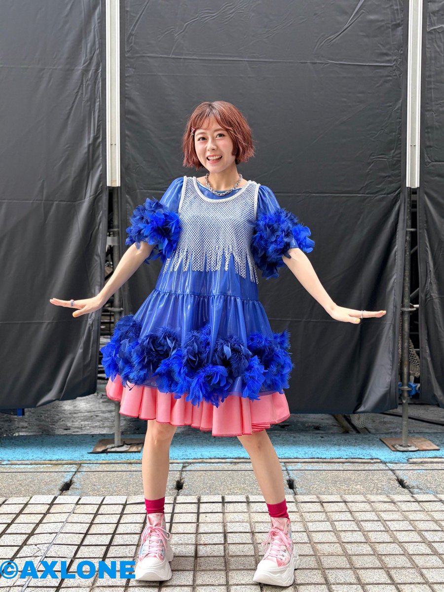 axlone_staff's tweet photo. 3パターンの衣装写真も📸
今回富士山が見れなかった皆様へ
#水瀬いのり の富士山ポーズもお届け🗻

#サマチャレ
#水瀬いのりOPENAIRLIVE https://t.co/mwSsZweoIq