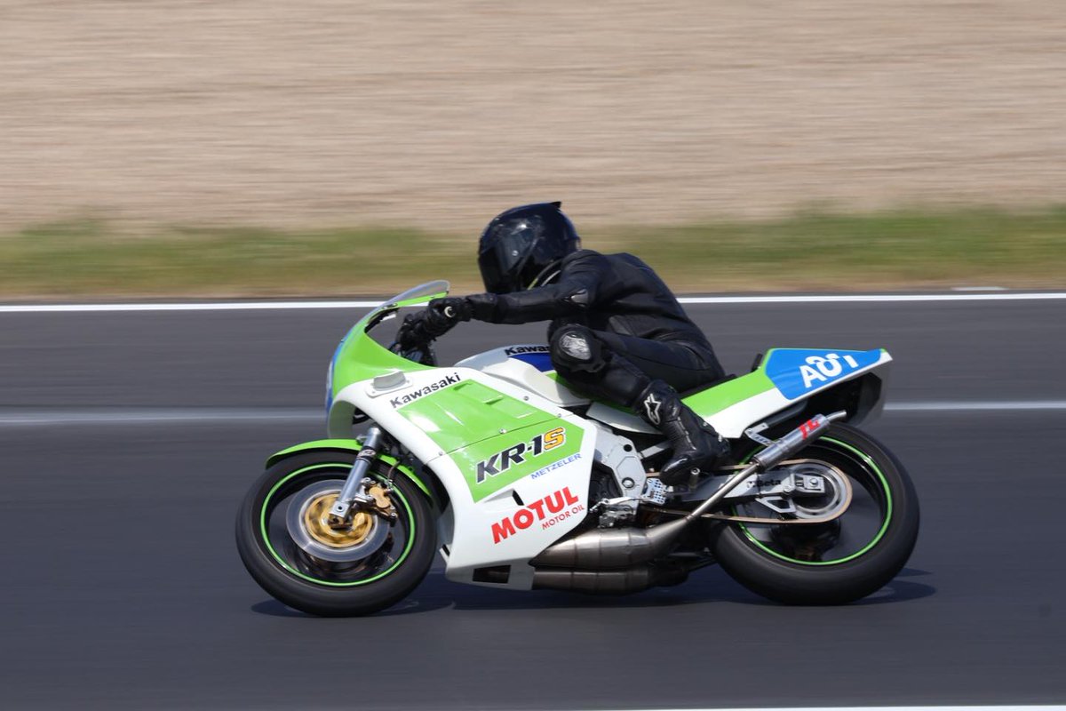 VanessaFlelo's tweet photo. Bitteres Rennwochenende für Michael Spengler in Most: Nach starken Trainings und Platz 7 im Qualifying zwang ihn ein Motorschaden in Runde zwei zur Aufgabe. Jetzt gilt der Fokus dem nächsten DHM-Lauf am Schleizer Dreieck. https://t.co/D8au6TFDvX