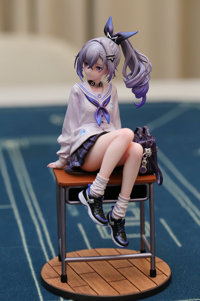 hamajippa's tweet photo. Girl's House GK Studio Silver Wolf 1/6

银狼「学园日常」实物更新 明天下架

「破解了宇宙的所有屏幕，却栽进了校园午后的温柔里」
团队： 少女屋
产品： 银狼「学园日常」
尺寸： 高25cm  宽14cm  深14cm
材质： PU＋进口树脂
价格： 全款998 定金398
体数： 99体
出货时间： 预计2026年第三-四季度，运费到付