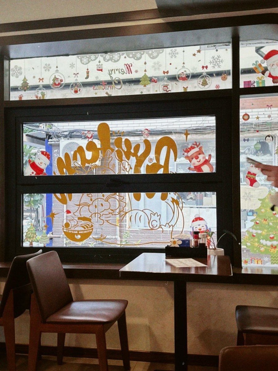 CheryleCasslsj's tweet photo. Lunch hit different at that tiny ramen spot in downtown Chinatown  Silky broth, perfectly chewy noodles, and the pork chashu just melts in your mouth—10/10 would come back tomorrow. https://t.co/VXK5JCUYov