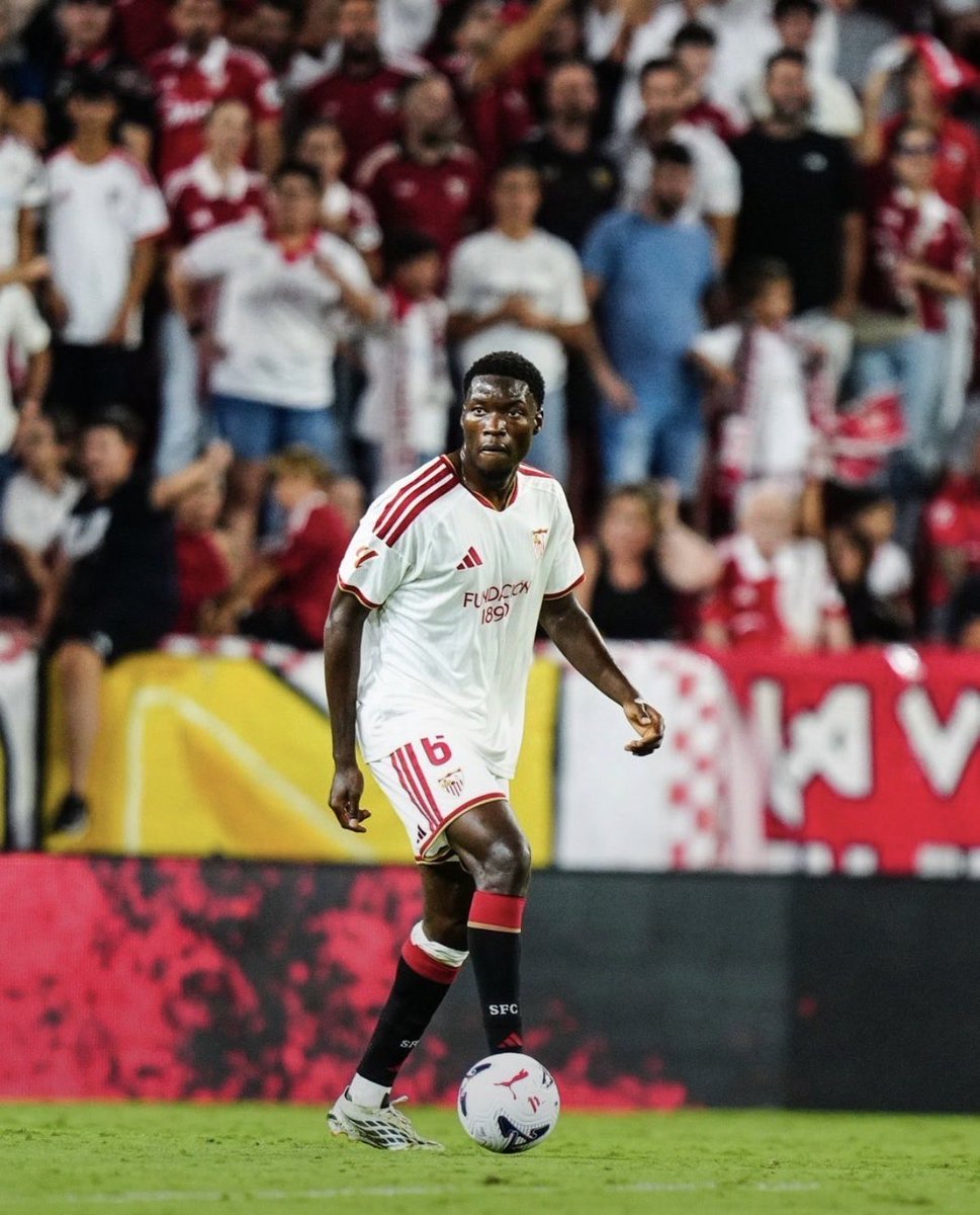SprintDeRakitic's tweet photo. No tienen una prensa tremenda y ahora está de moda reírse del Sevilla y menospreciar todo lo que hay por aquí pero estos 4 son una muy buena columna vertebral y tienen un NIVELAZO.

Kike y Castrin- Fofa y Agoume. https://t.co/NDD8VFXxoi
