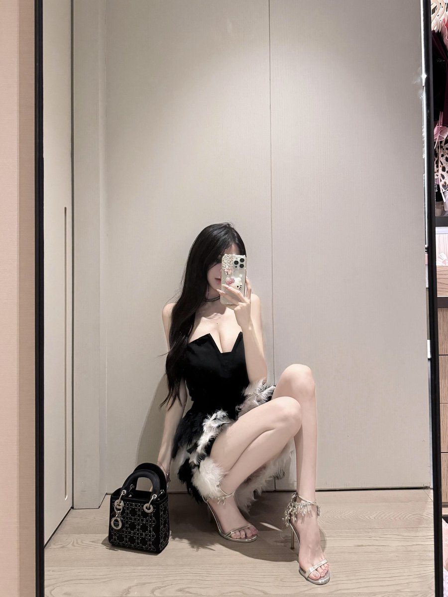 Coblism's tweet photo. 好奇下，大部分人自慰叫是主动发出声音的吗？我高潮时腿和小腹会抽，但嘴巴完全安静  #哈尔滨 https://t.co/Ijc33fmr0q