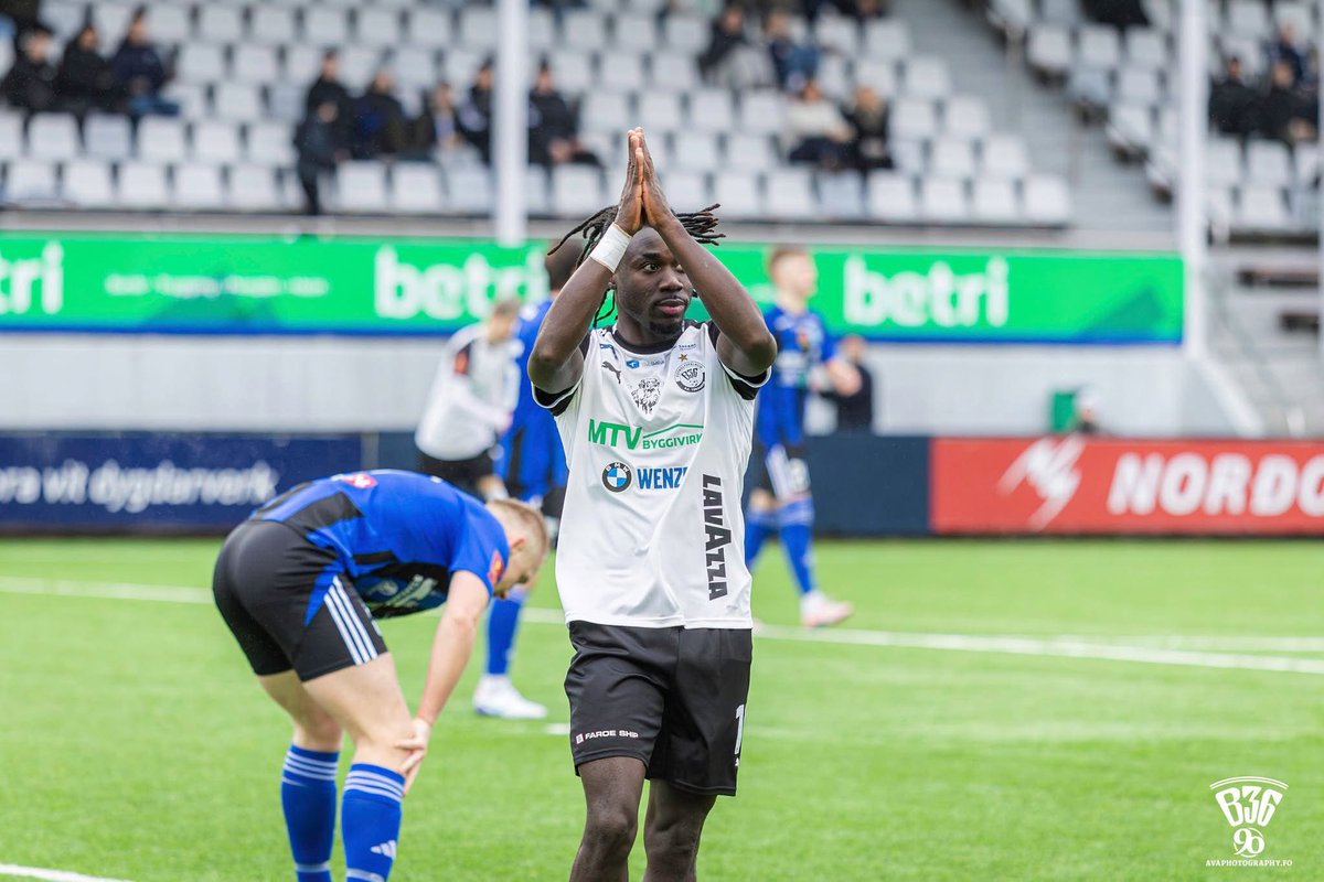 B36's tweet photo. ⚽️🇫🇴 Matchday - and we are away 💪
⚽️ Kickoff 15:00
EB/Streymur vs B36
@AndyRobsonTips 💛 @AndysBetClubUK 
#soccer #Football #Futbol #faroeislands 🇫🇴 #viterub36 https://t.co/I3u94DBzFK