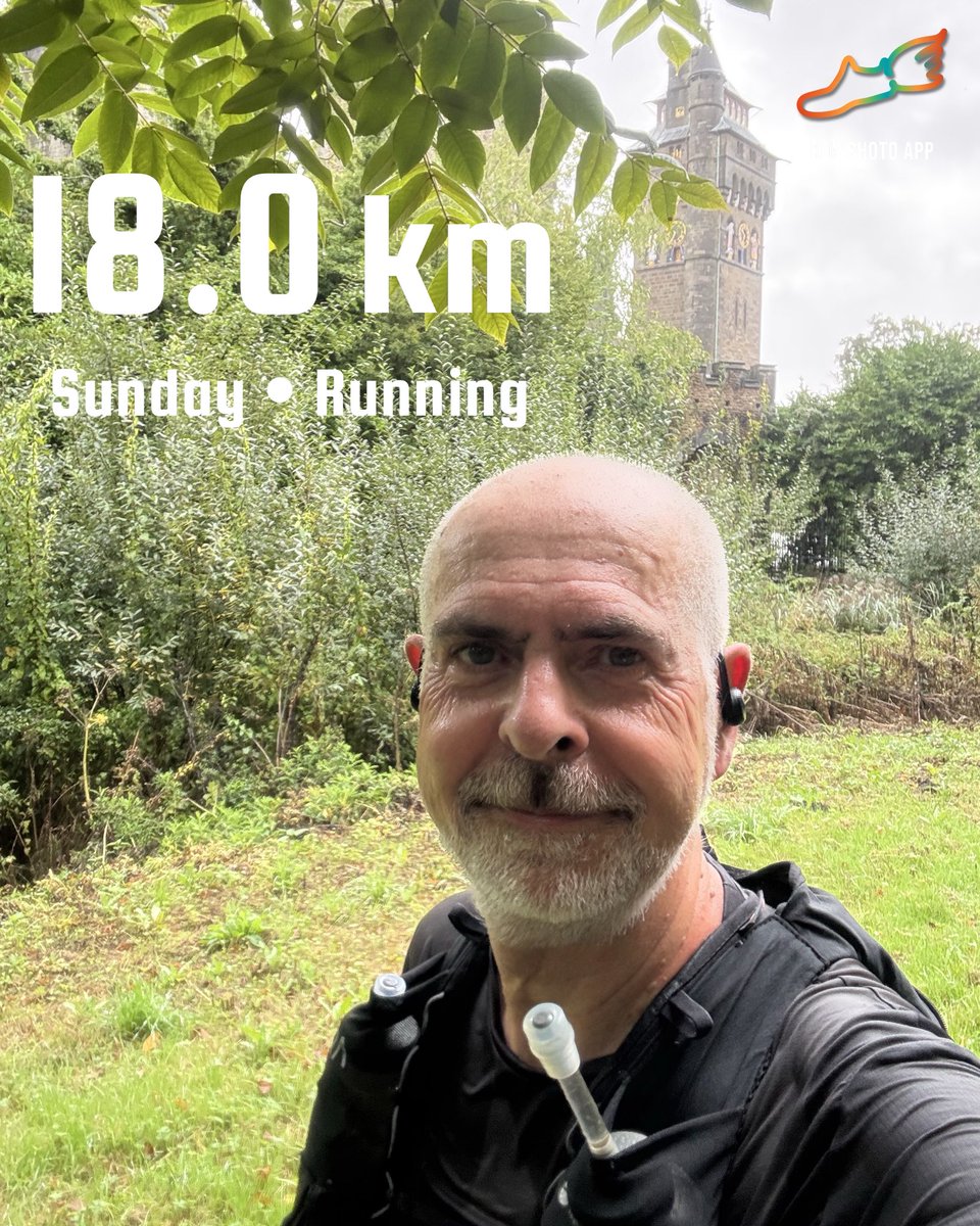 AWeltch's tweet photo. A slow, wet 18k / 11 miles from Radyr to Cardiff Castle. Nice weather for herons. #oldmanrunning #cardiffrunning https://t.co/ItF9sfzCGi