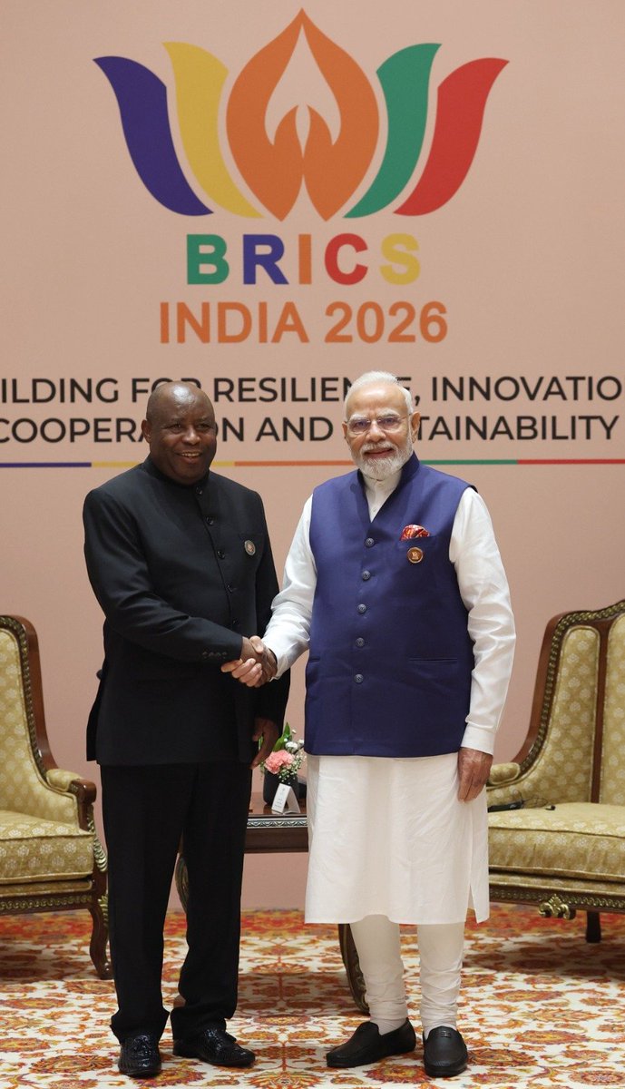 narendramodi's tweet photo. Delighted to meet President Évariste Ndayishimiye of Burundi on the sidelines of the BRICS Summit. 

Congratulated Burundi on assuming the Chair of the African Union.

We discussed strengthening India-Burundi ties in development cooperation, capacity building, youth skilling, agriculture and clean energy.

@GeneralNeva