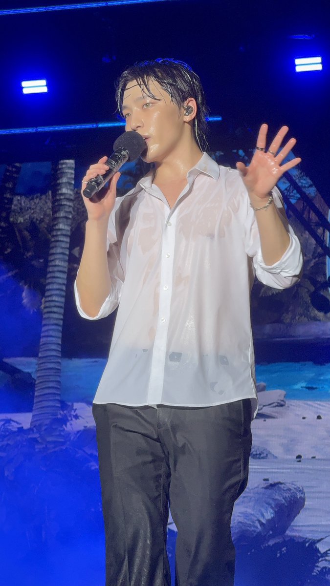 YasmeenOne's tweet photo. OH HES SOAKED https://t.co/3gH4auUTq5