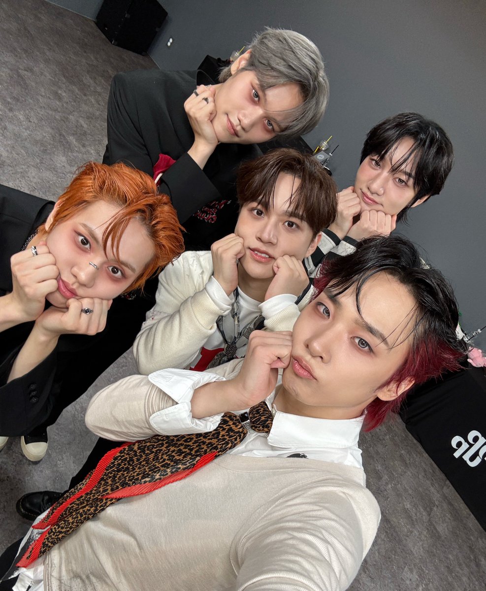 McndOfficial_'s tweet photo. [🛸]
인기가요부터 팬사인회까지!
GEM들을 향한 마음은
🔥못 막아 Take it over now🎶

#MCND #엠씨엔디
#DevilYouthClub https://t.co/BodNCIpmID