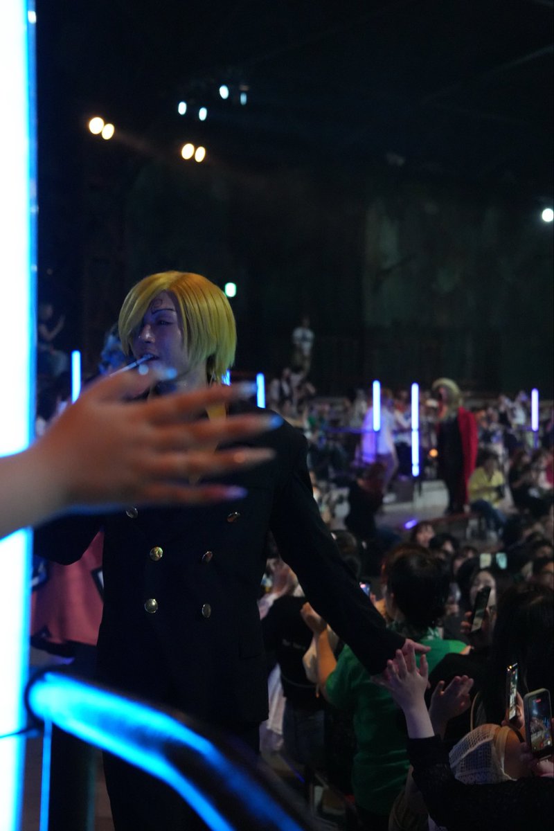 kabutedy's tweet photo. 9/13 プレショ
旦那氏の最推しはサンジでいつも塩対応されてて悲しんでたのに、
最後の宴の時に手拍子本気でやれって腕掴まれて手拍子させられてて、
持ってたハミクマクッションもそんなん置いとけってされて、
大変喜んでおりましたお風呂入れないそうです。
最高のファンサありがとうサンジくん🫶 https://t.co/AihuPicGA6