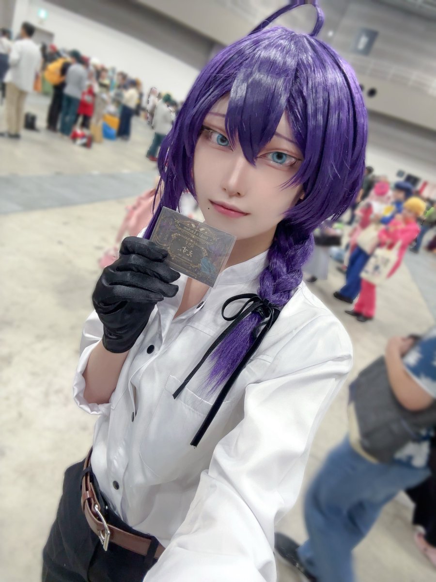 shiiiiii_06_'s tweet photo. 本日ブリデにて売り子で参加させていただきました➰！！私服のマヨイでした𖥔 ݁
誘ってくださった主様もご購入頂いた方々もありがとうございました✨️✨️お手伝いの私にも差し入れ沢山もらってしまって、、大感謝です！！！！
#cosplay https://t.co/XMmd1OHRiP