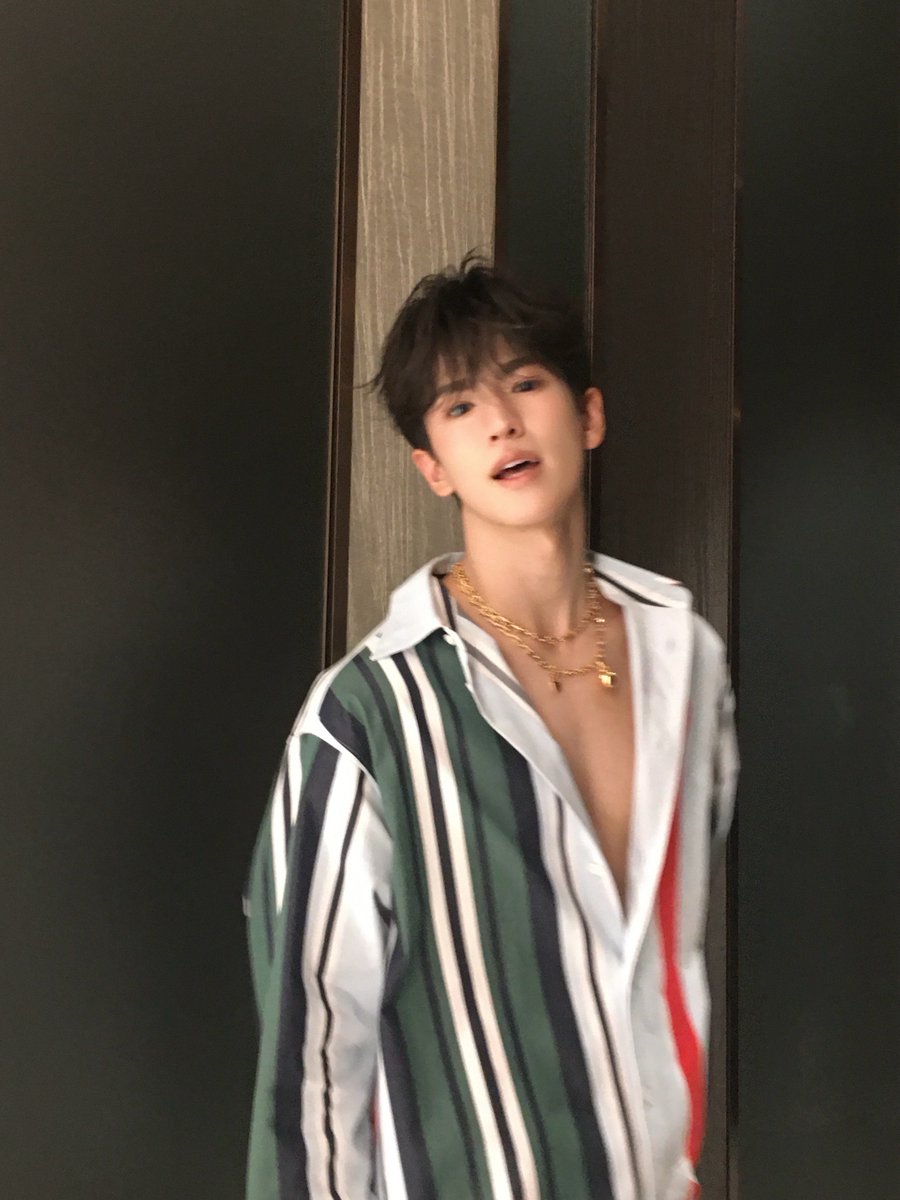 JINWOOKFAM's tweet photo. — 𝐉𝐢𝐧𝐰𝐨𝐨𝐤'𝐬 IG ( UPDATE ! ) 🩵
꒰ 13.09.2026 ꒱
♡ @.Jinwook.busofficial ♡
@LoeweOfficial #LOEWE
@TiffanyAndCo
🔗 : https://t.co/P68qPjMEyl
#LOEWExJINWOOK
#JINWOOKkim @jinwookkimjin
#BEUSwithBUS
#BUSbecauseofyouishine https://t.co/xCJsrzz3OK