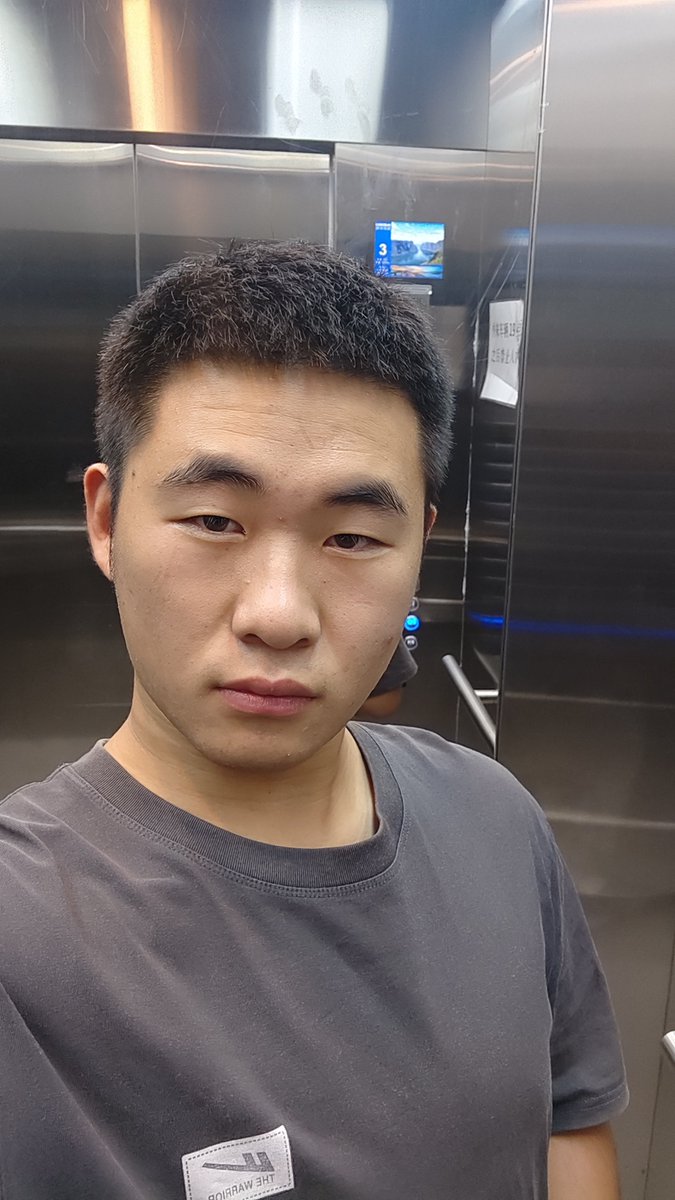 Besuiy's tweet photo. 我的私信不知道为啥一直发不出去，每次点开私信列表总是显示私信加载失败，别人私信能照常发进来，我发不出去😭。所以想给我发消息的话只能在评论区发😭，我也会在各位宝宝的评论区回复的😘 https://t.co/dfl5H1aKIR