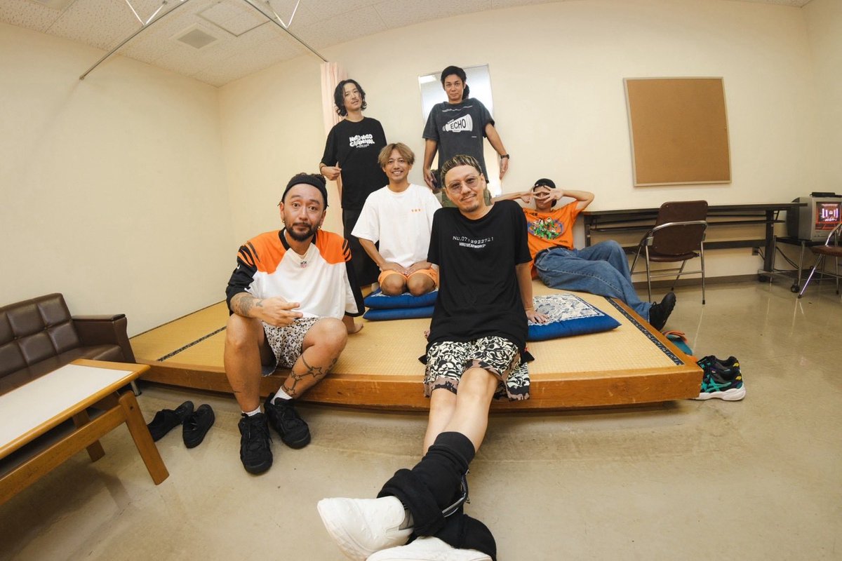 OR_HIROKI's tweet photo. ORANGE RANGE LIVE TOUR 026-027
〜おかげさまで25周年！ニコニコカーニバル〜 栃木・大正堂くろいそみるひぃホール 大ホール！地元の方が多くて初見ばかりだったと思いますが、それを感じさせないノリとテンション！気持ち良かった！ありがとうございました〜 https://t.co/kAPznu9ObF
