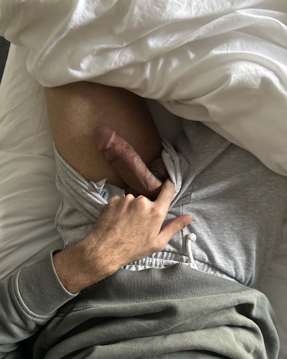 hathoticus's tweet photo. who wants to suck me off? https://t.co/jSj2gi6yqd