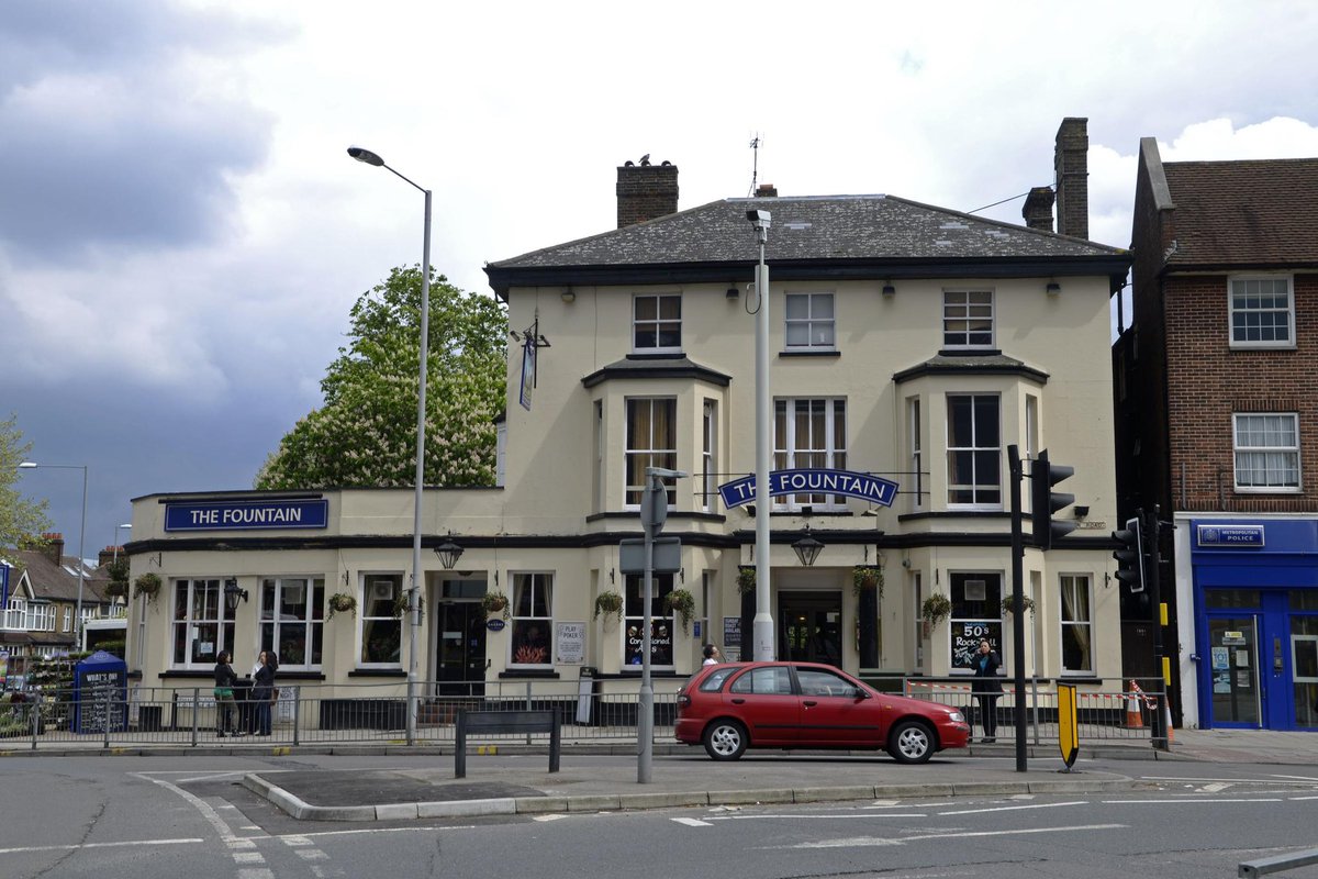 blueroseszine's tweet photo. After yesterday’s Pulp fest at @StarShapedClub it got me thinking. When I was growing up, this was ‘The Fountain down the road’. Sadly we won’t be able to meet there when we are fully grown as it closed a few years ago. #disco2000 #pulp https://t.co/tv0N5SjasX