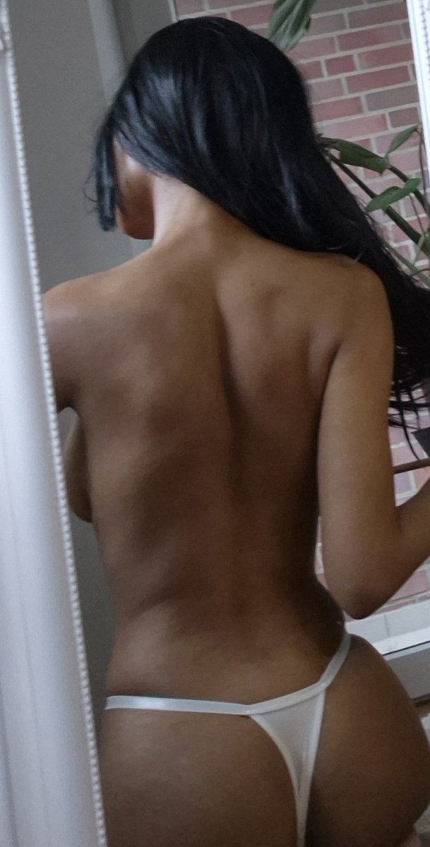 itsgiselleeeeee's tweet photo. from the back
#nsfwㅤㅤ https://t.co/UR4mg1U2p7