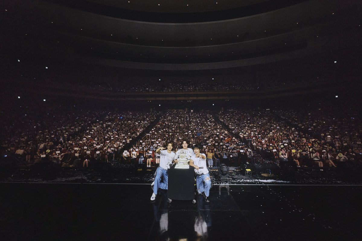 official_CNBLUE's tweet photo. [📸] 2026 CNBLUE LIVE '3LOGY' ENCORE #2

𝟐𝟎𝟐𝟕.𝟎𝟐.𝟐𝟎 - 𝟎𝟐.𝟐𝟏
KSPO DOME 가보자고❤️‍🔥

#CNBLUE #씨엔블루 #3LOGY https://t.co/ThfnWhOpL5
