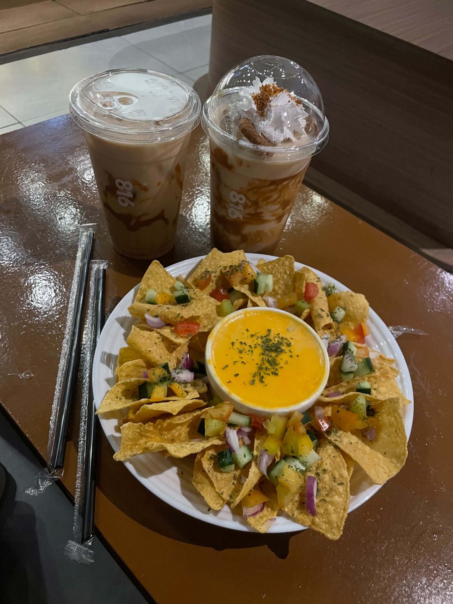 allyrxs's tweet photo. coffee https://t.co/S8WjynFO3u