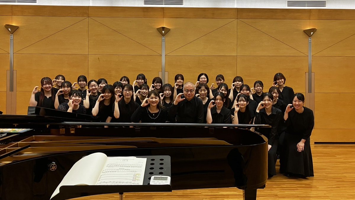 CCollegamento's tweet photo. 本日行われた九州合唱コンクールで、金賞と全国推薦をいただきました✨✨
北海道に向けてまた頑張ります٩( 'ω' )و
#とりあえずO原先生が喜びを噛み締めている件 https://t.co/F9GwK3fDvf