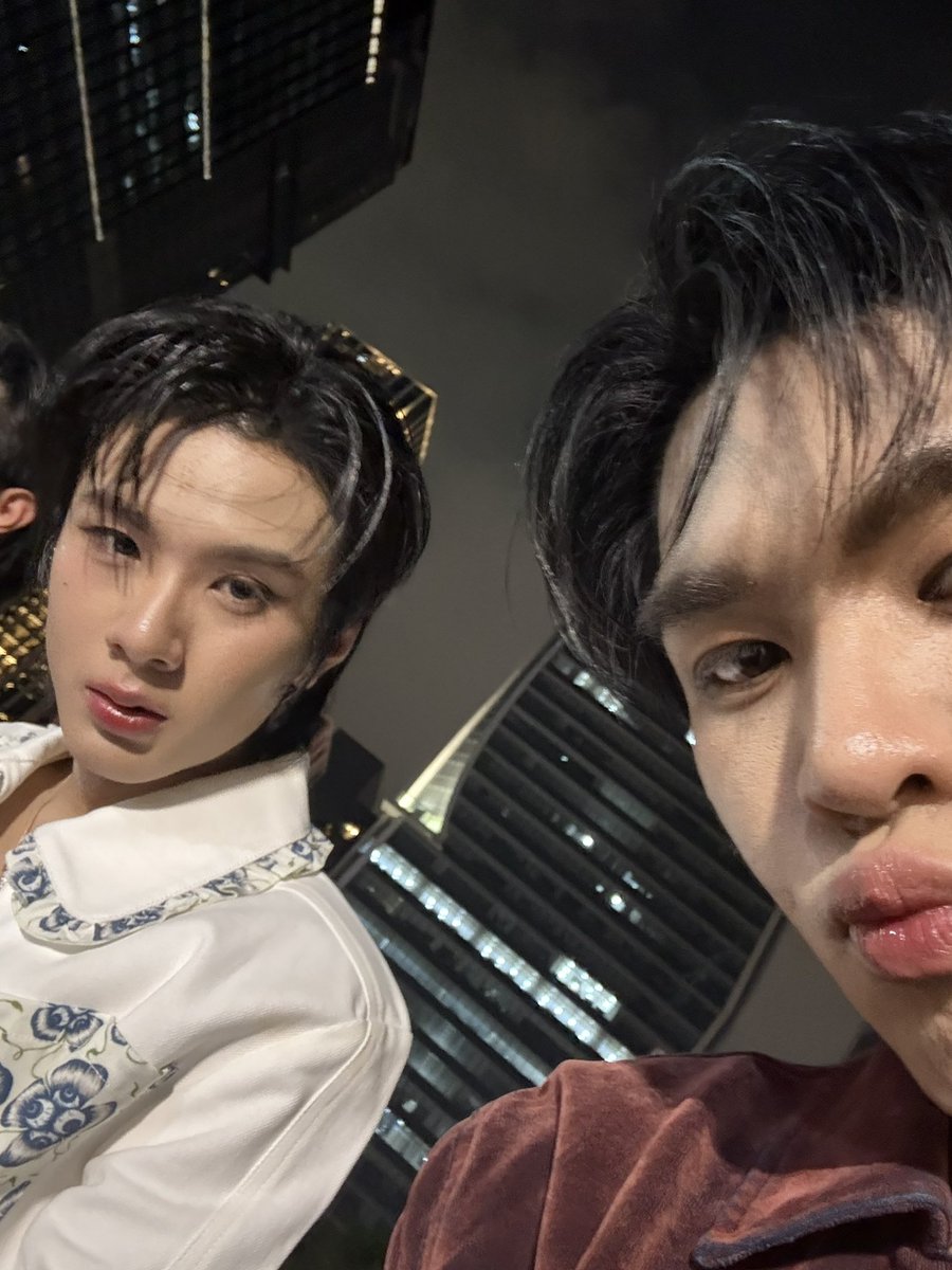 Auautnp's tweet photo. ระหว่างรอกั๊บงิงิ

MR FANBOY BUSKING
#บัสกิ้งแฟนบอย https://t.co/UoZixolbtt