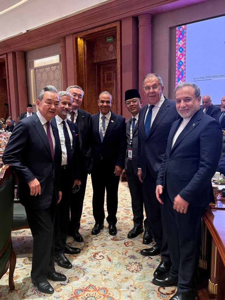 DrSJaishankar's tweet photo. Met many colleagues formally during #BRICSIndia2026. 

And as you can see, some more informally. https://t.co/oujxh1pCRJ