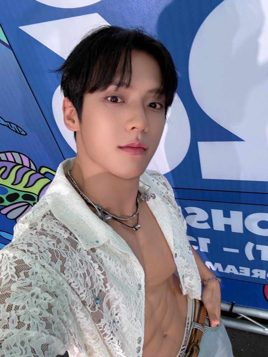 BTOBCOMPANY's tweet photo. [📂]

📂 B:CHIVE
└📁#WATERBOMB KAOHSIUNG 2026

오늘 가오슝에서 제일 뜨거웠던 것🔥💦
워터밤? 아니고 민혁이.

#비투비 #BTOB
#이민혁 #LEEMINHYUK
#허타 #HUTA
@btob2mh https://t.co/Ed2nUyC1jI