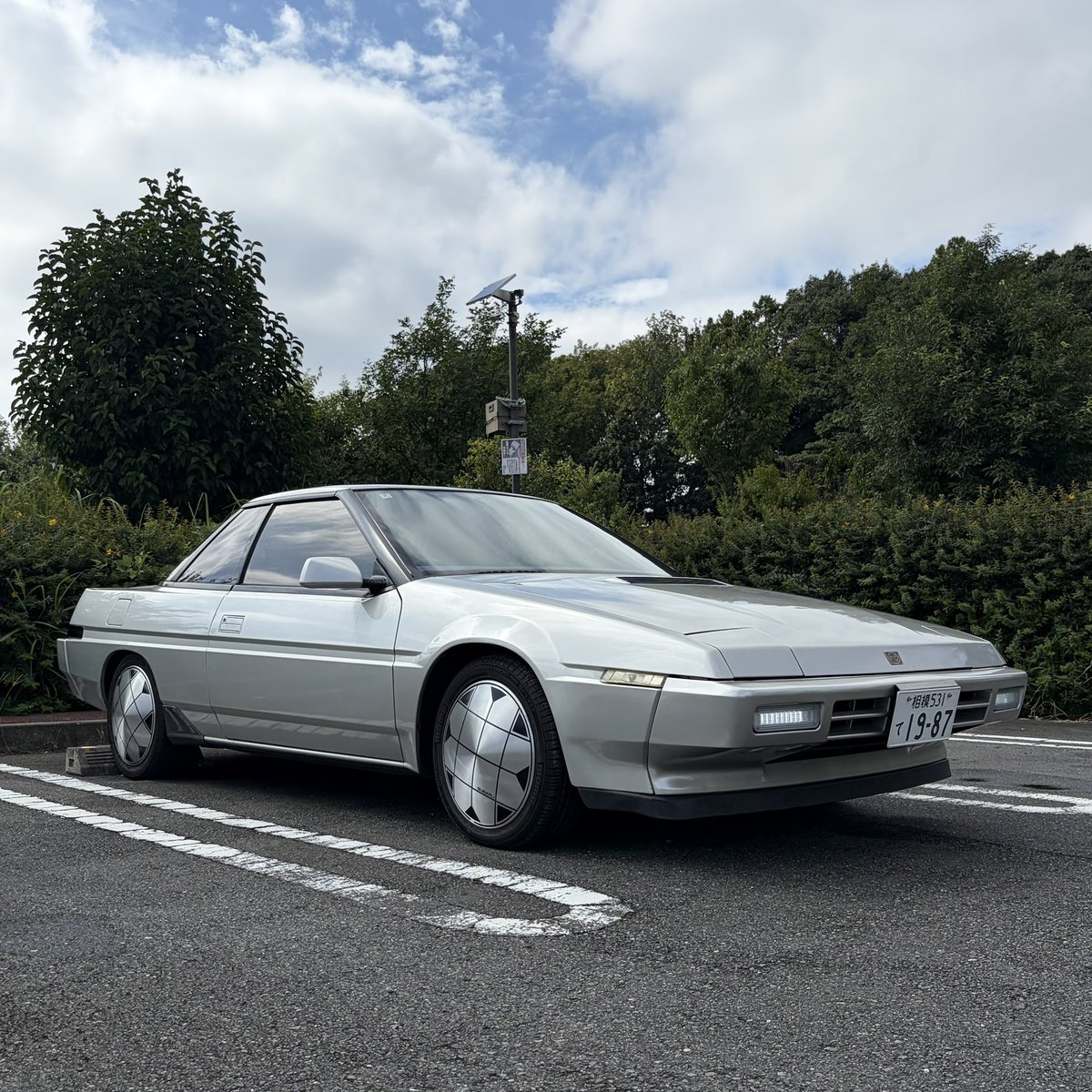 y_mod3's tweet photo. 1987年式 アルシオーネ VS です
オリジナルデザインをリスペクトしながら、日常使いもできるレストモッド仕様を楽しんでいます
#オートサロン27愛車展示 https://t.co/SIsvNRCLLt