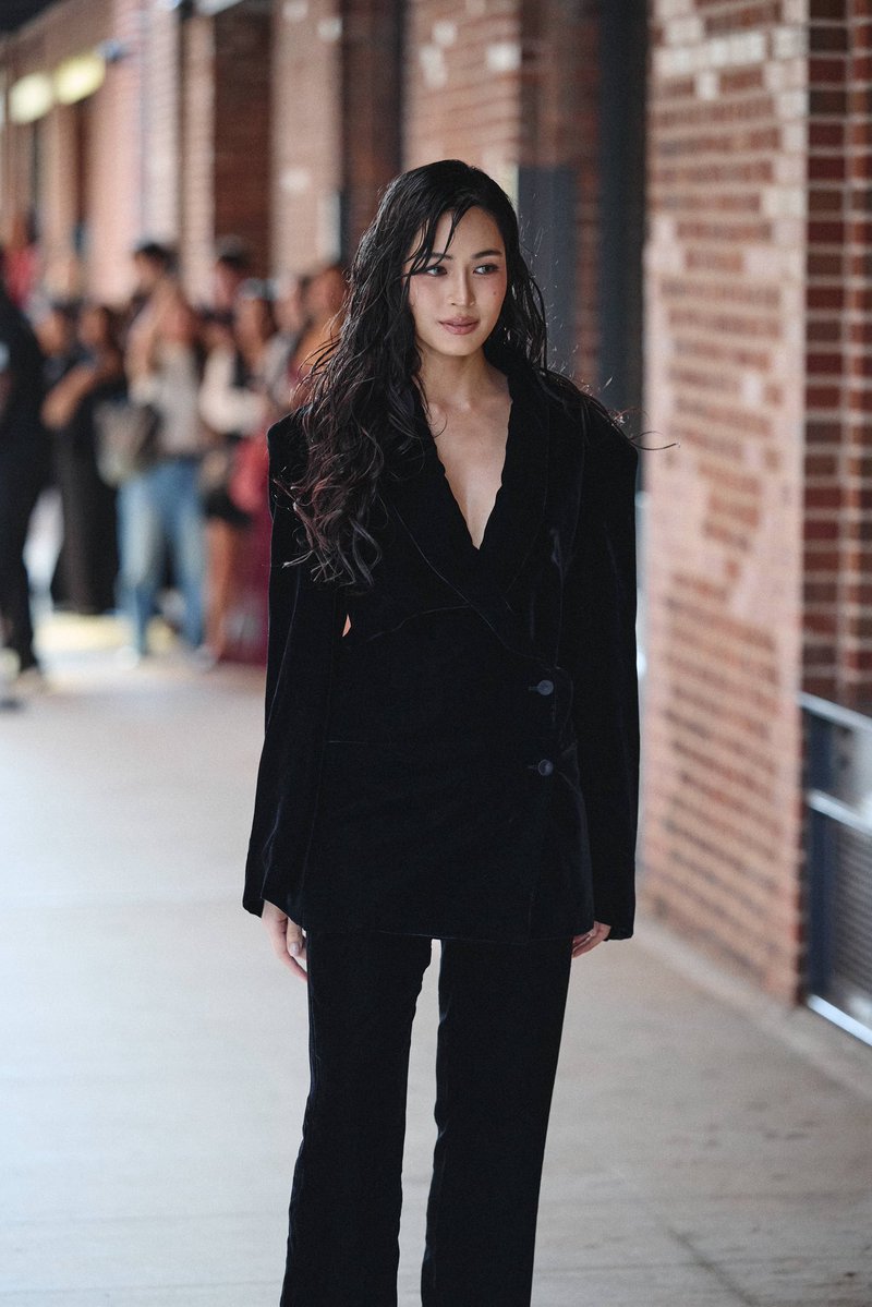 TheVentureMGMT's tweet photo. @linglingsirilak takes her place at @CalvinKlein show during New York Fashion Week, bringing her signature presence to one of the season’s most anticipated shows. https://t.co/R1GjqZkCQf