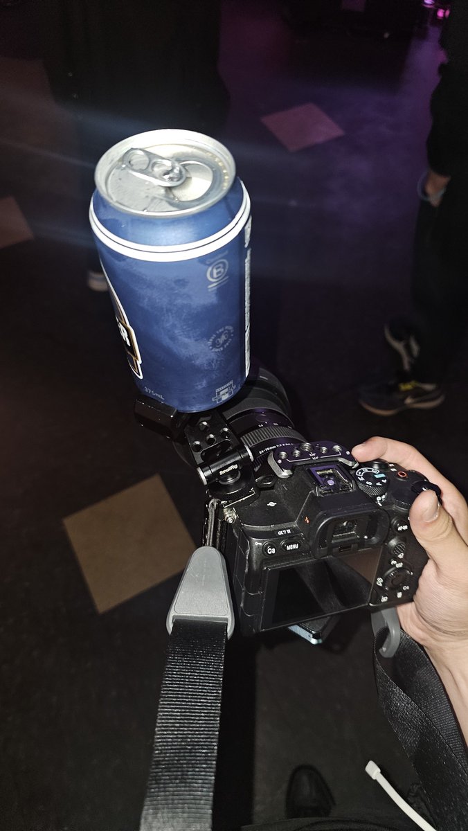 Pran_atelier's tweet photo. I love my cursed photography setups https://t.co/XWpPpdu0ss